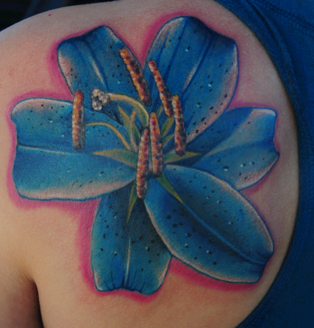 Mario Rosenau - realistic colored flower tattoo